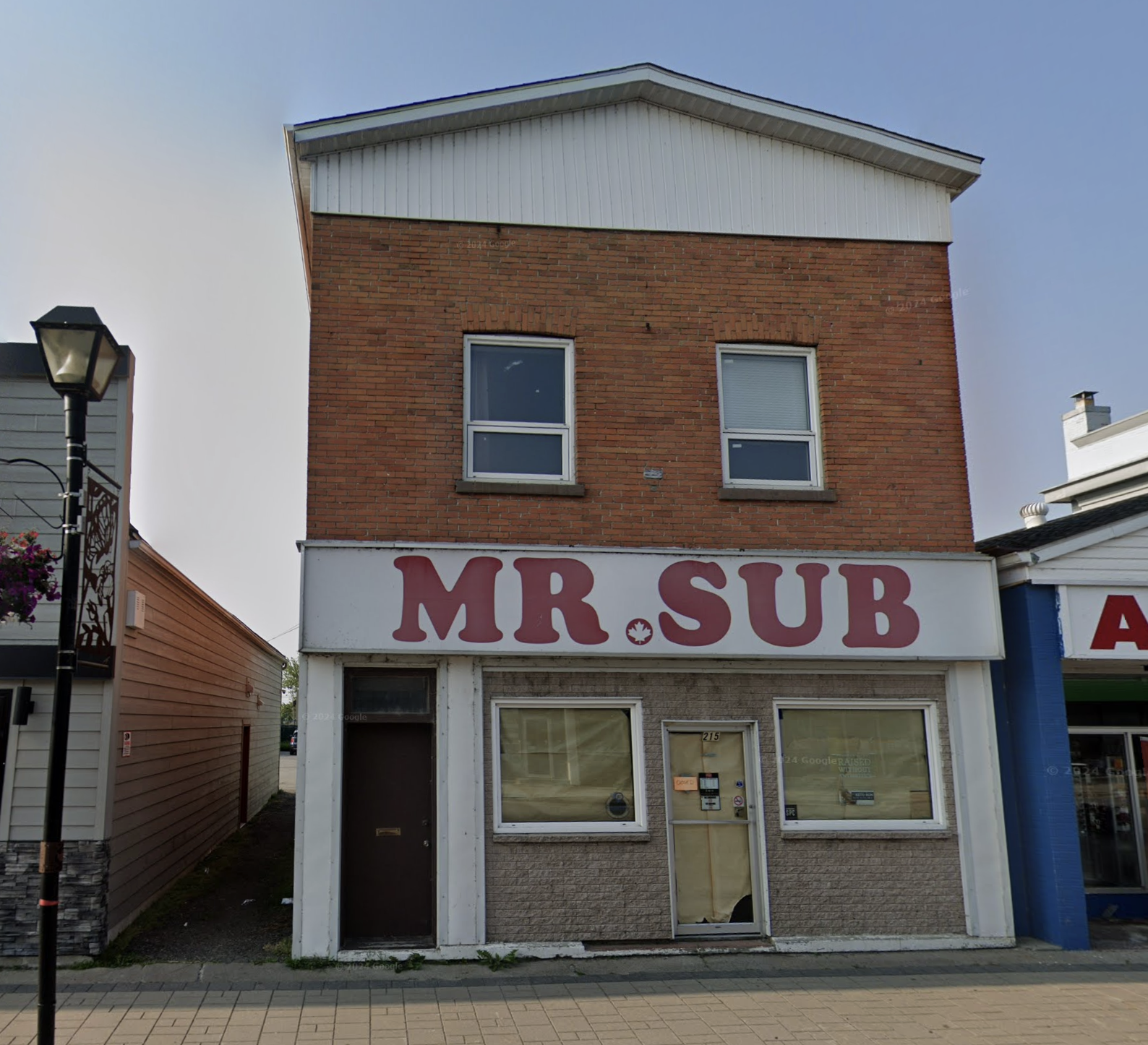 Property Photo:  215 Scott Street  ON P9A 1G8 