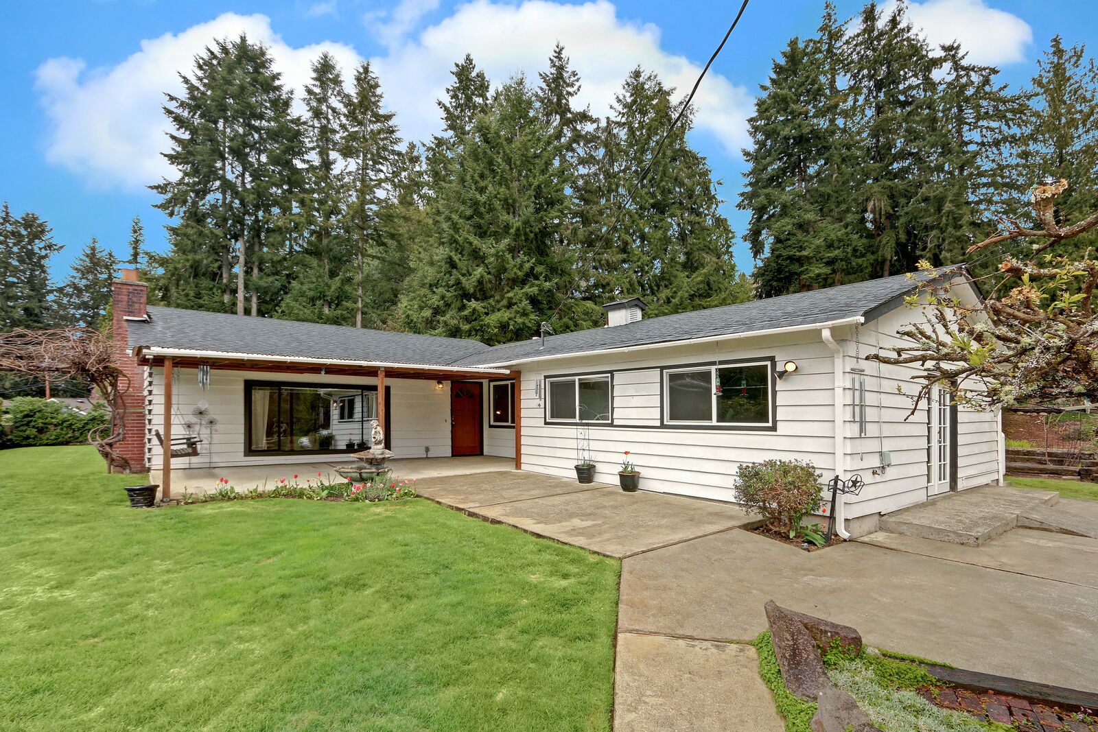Property Photo:  15407 22nd Place W  WA 98087 