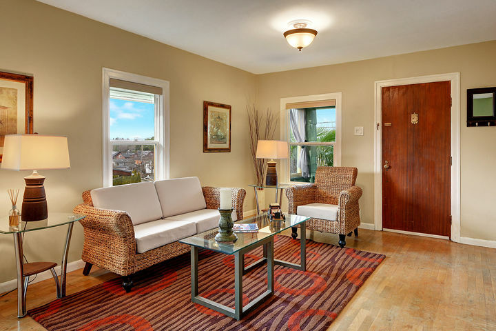 Property Photo: 1425 SW Myrtle St WA 98106