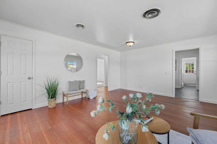 Property Photo: 1603 Mahan Ave WA 99354